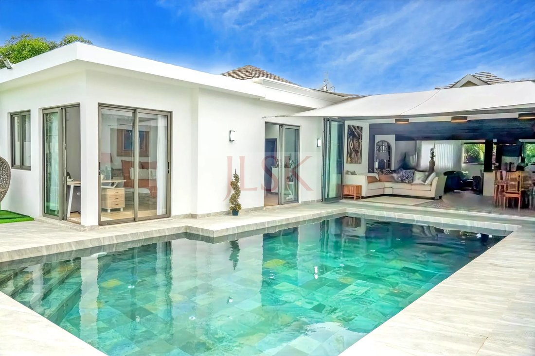 Villa in Grand Baie, Rivière du Rempart District, Mauritius 1 - 17302610