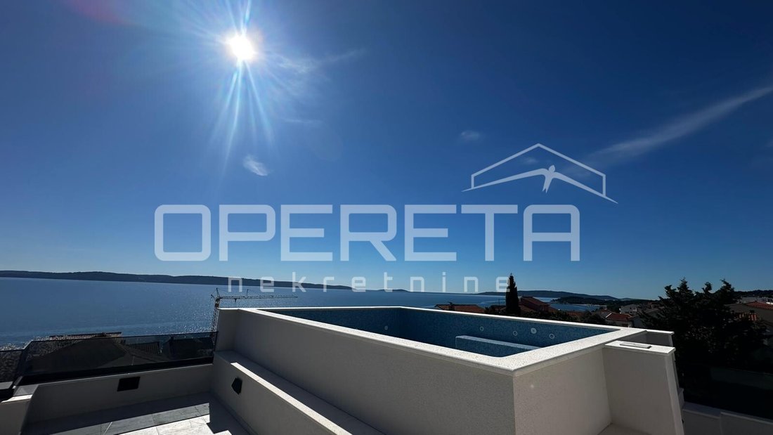 Apartment in Okrug Gornji, Split-Dalmatia County, Croatia 1 - 17327707