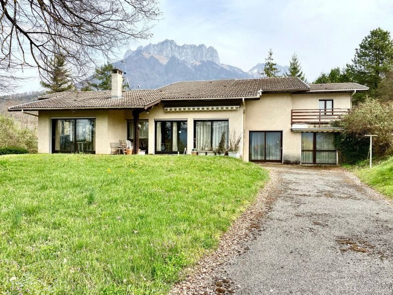 House in Menthon-Saint-Bernard, Auvergne-Rhône-Alpes, France 2 - 16296621