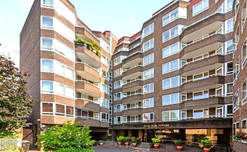Apartment in Hyde Park, Westminster, England 1