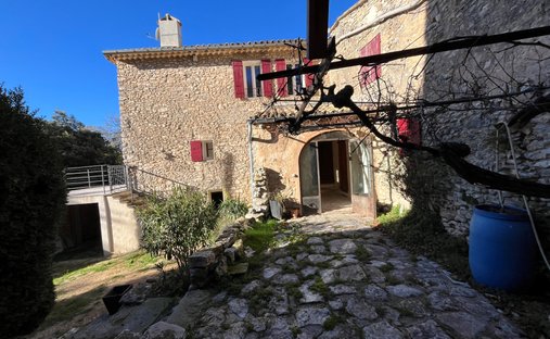 Casa en Saint-Saturnin-lès-Apt, Provenza-Alpes-Costa Azul, Francia 1