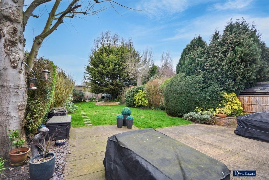 Bungalow in Ardleigh Green, Romford, England 4 - 17326068