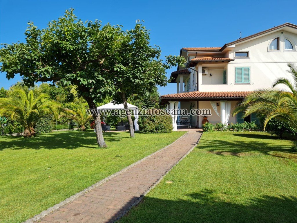 Villa in Center, Forte dei Marmi, Tuscany 4 - 17324387