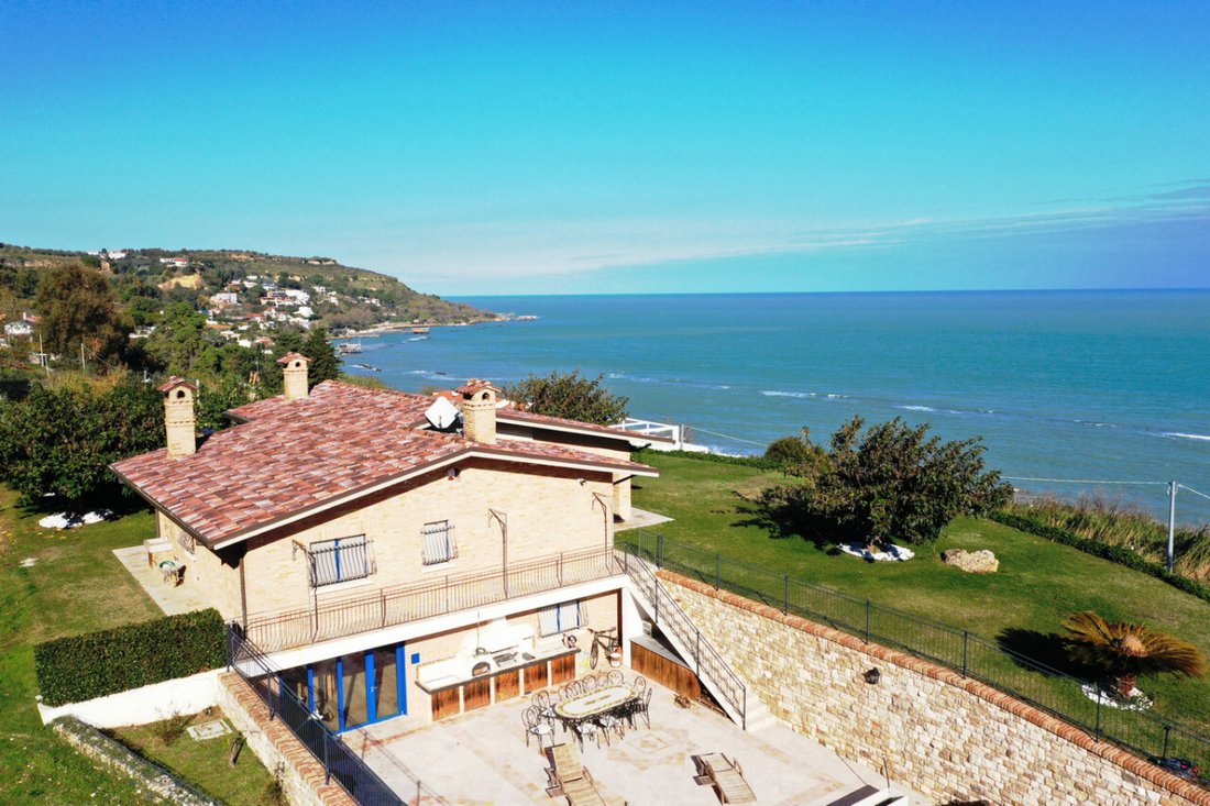 Villa in Fossacesia, Abruzzo, Italy 1 - 17328078