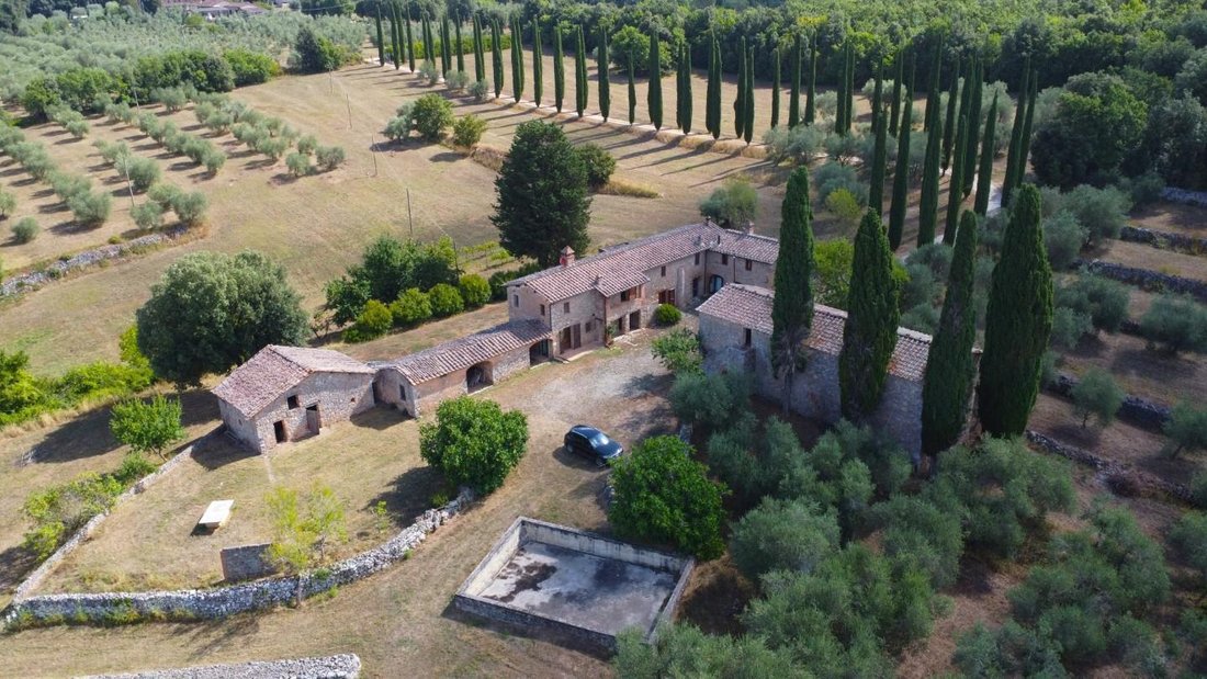 Farm Ranch in Siena, Tuscany, Italy 4 - 17327951