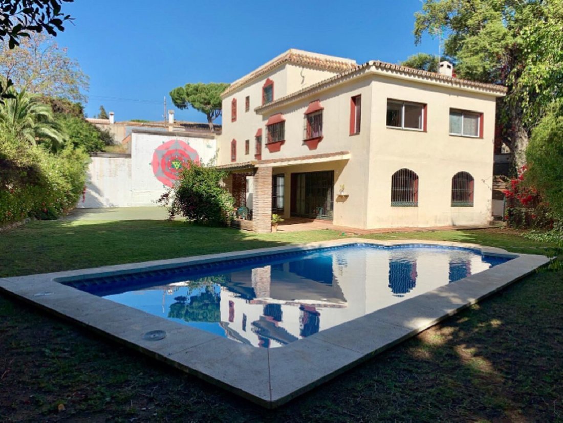 Villa in Marbella, Andalusia, Spain 1 - 17330807