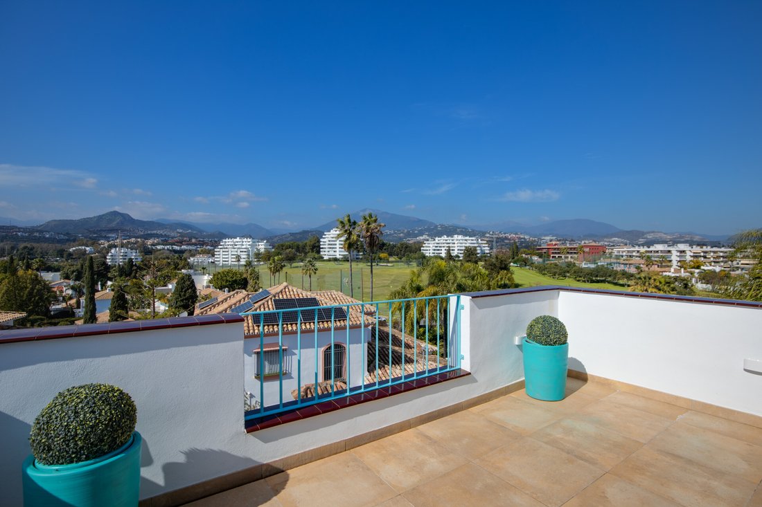 Townhouse in Guadalmina Alta, San Pedro de Alcantara, Spain 3 - 17329870
