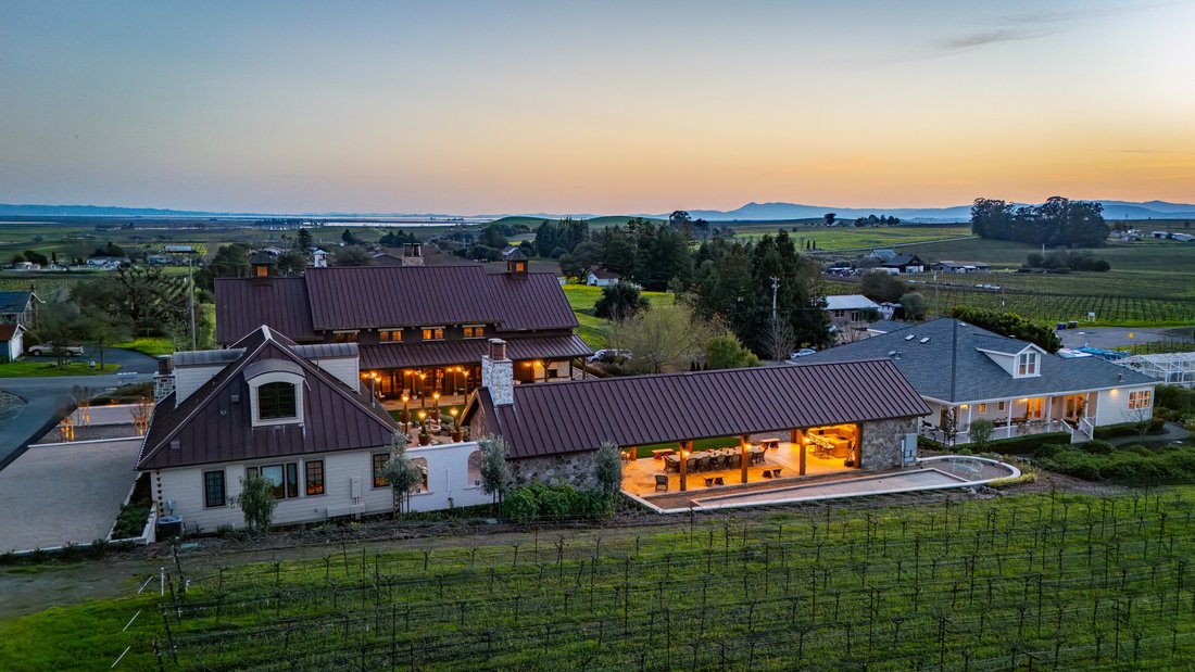 Napa, California, United States 1 - 17328730