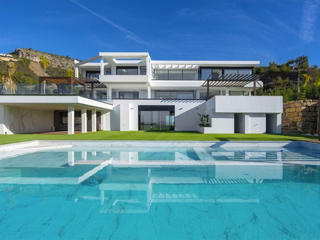 Villa in Benahavis, Andalusia, Spain 1 - 17330933