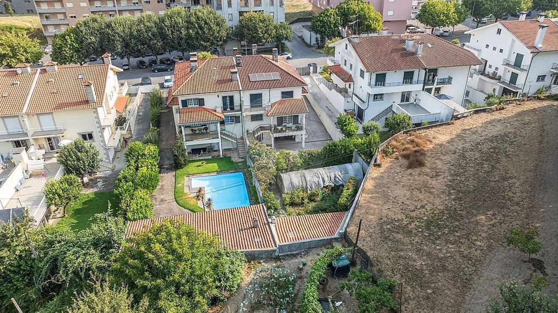 Villa in Braga (Maximinos, Se e Cividade), Braga, Portugal 2 - 17329494