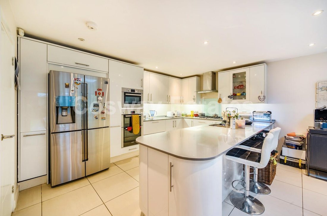 House in Barnet, England 3 - 17326060