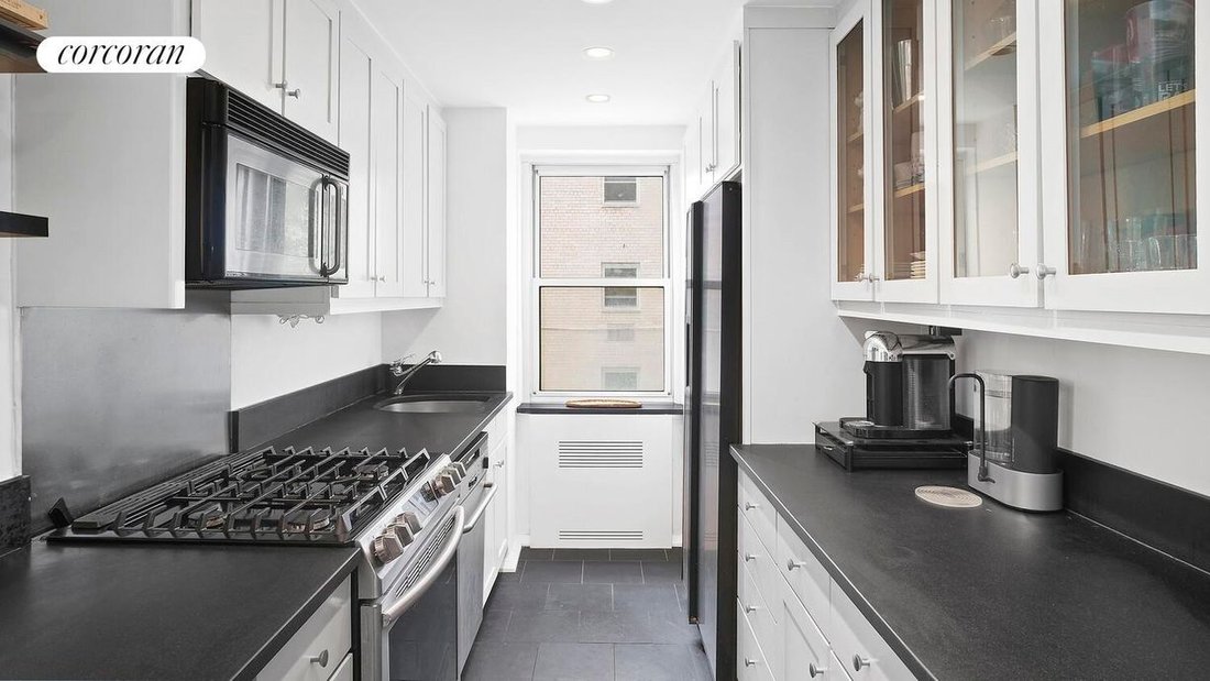 Co Op in New York, New York, United States 3 - 17324075