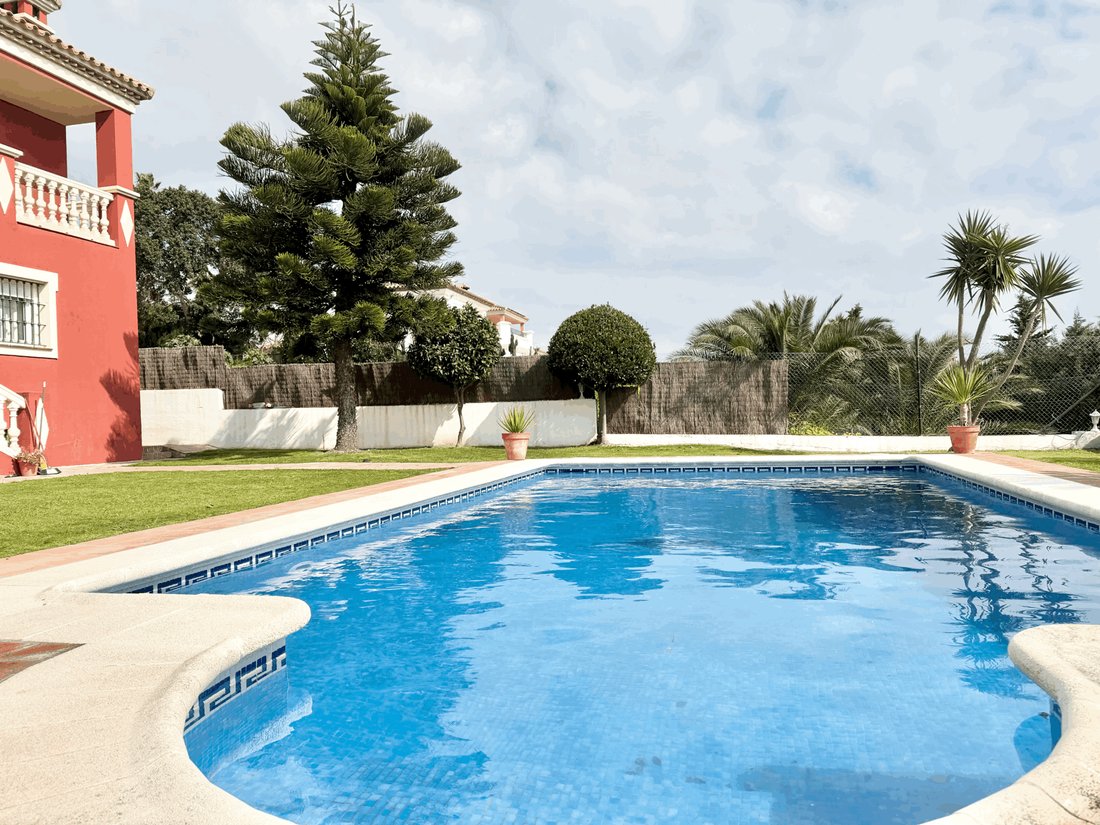 Villa in La Alcaidesa, San Roque, Andalusia 2 - 17327918