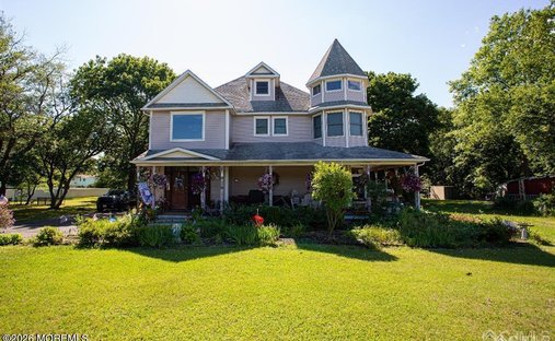 House in Sayreville, New Jersey, United States 1