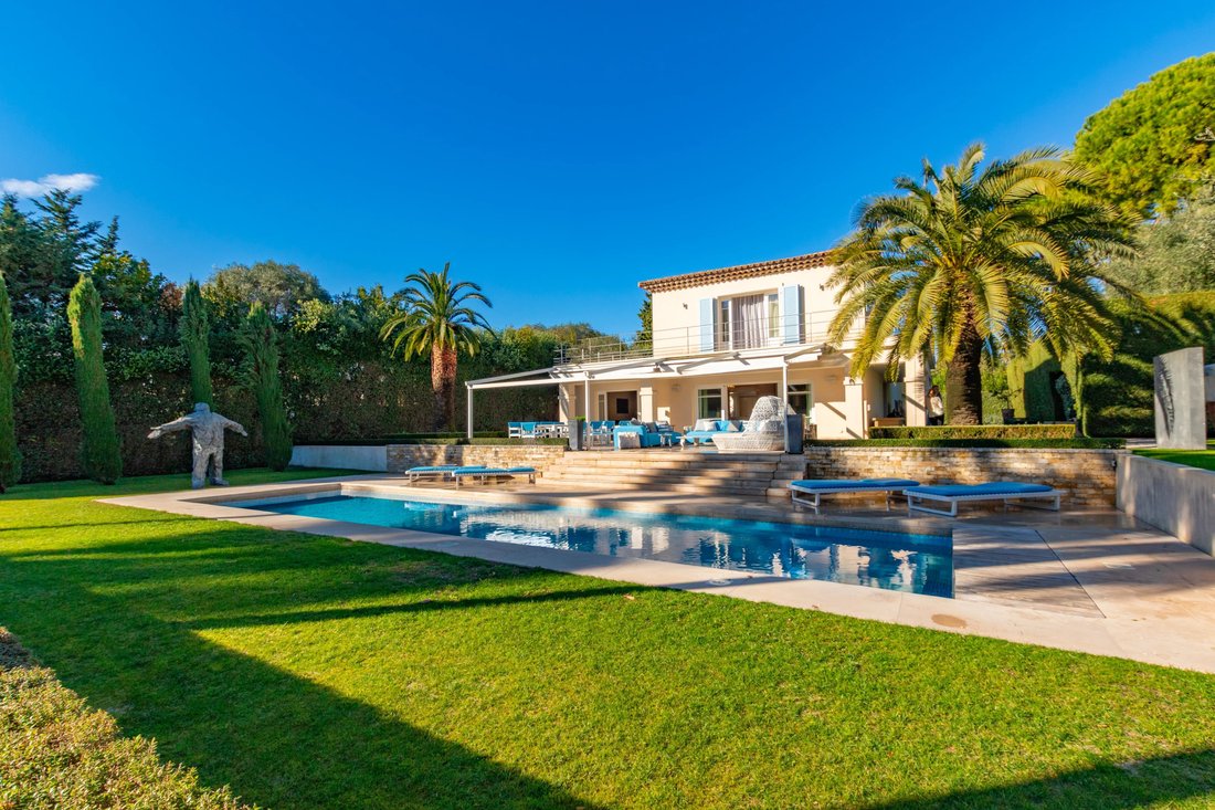 Villa in Antibes, Provence-Alpes-Côte d'Azur, France 2 - 17324771