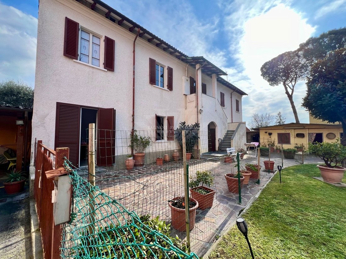 House in Pietrasanta, Tuscany, Italy 2 - 17326196