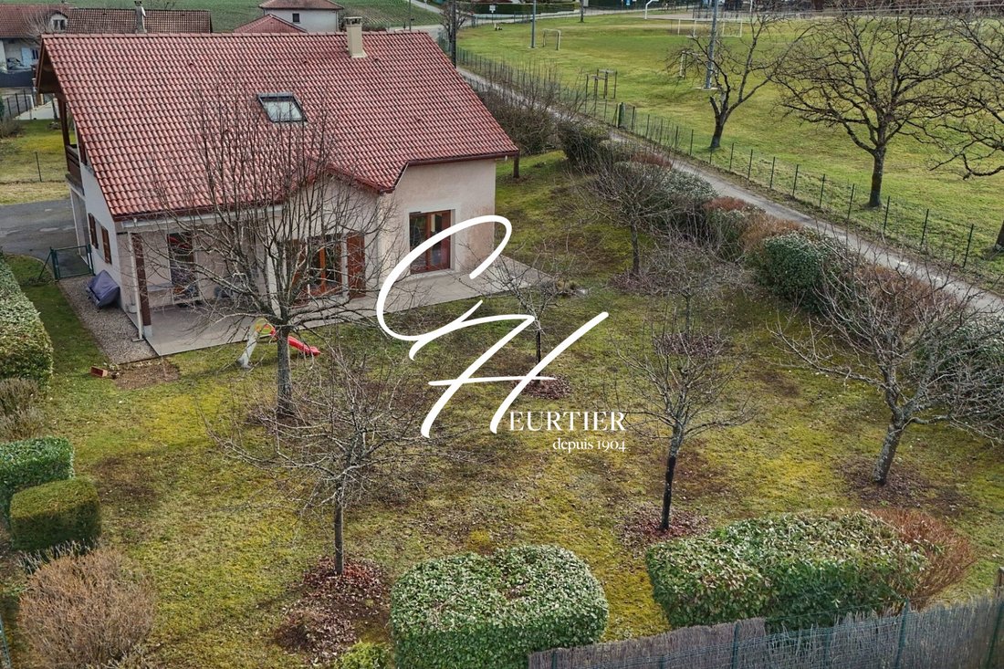 Villa in Saint-Aupre, Auvergne-Rhône-Alpes, France 4 - 17328602