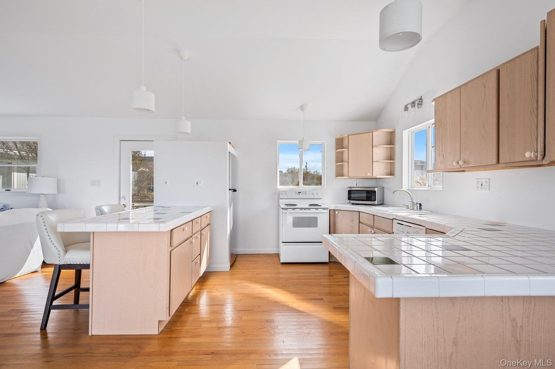 Apartment in Westhampton Beach, New York, United States 5 - 17324602