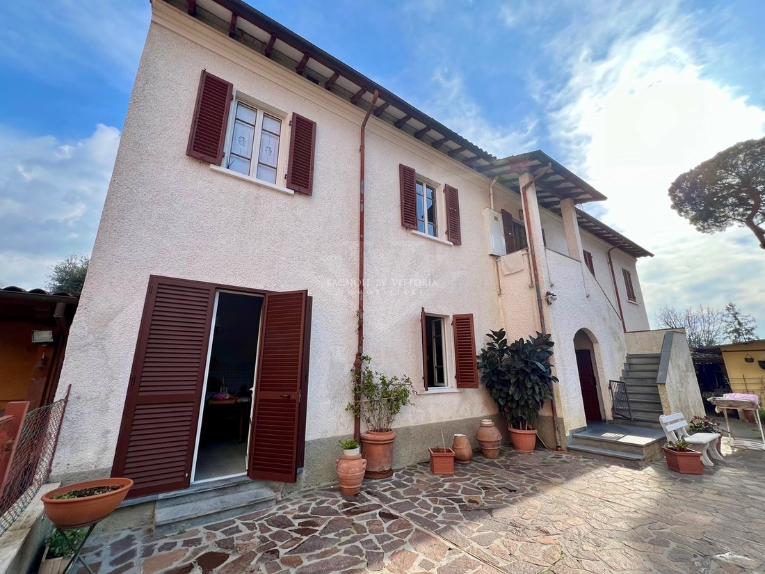 House in Pietrasanta, Tuscany, Italy 1 - 17326196