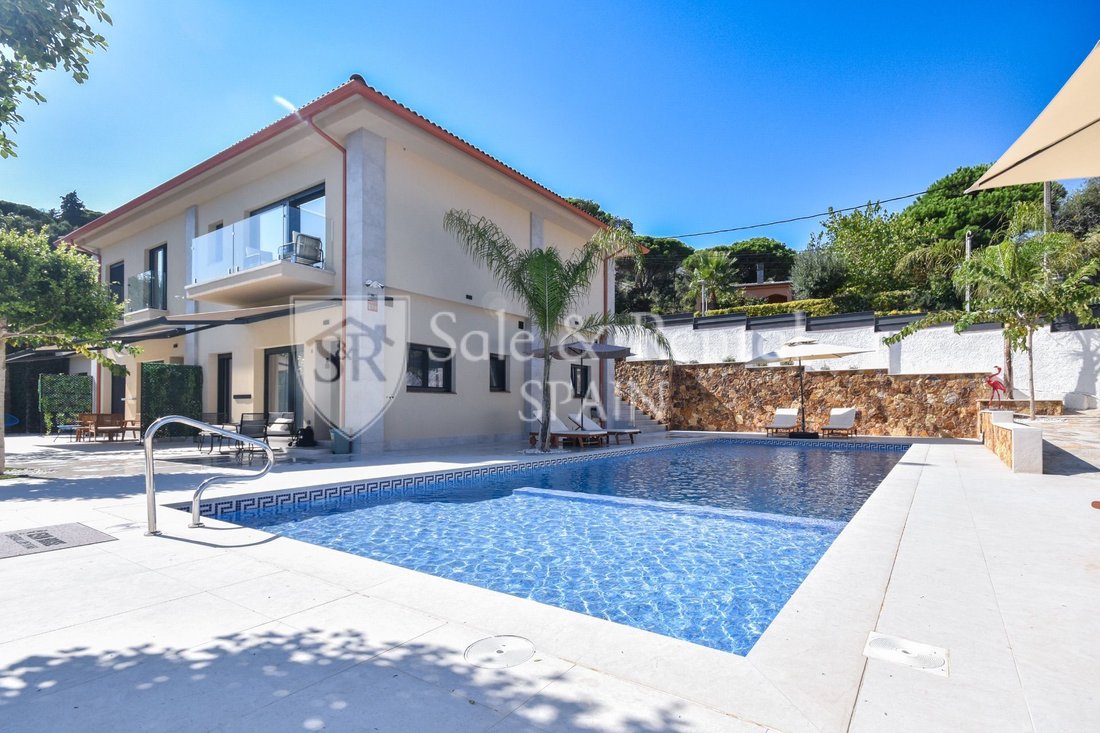 Chalet in Lloret de Mar, Catalonia, Spain 1 - 17326055