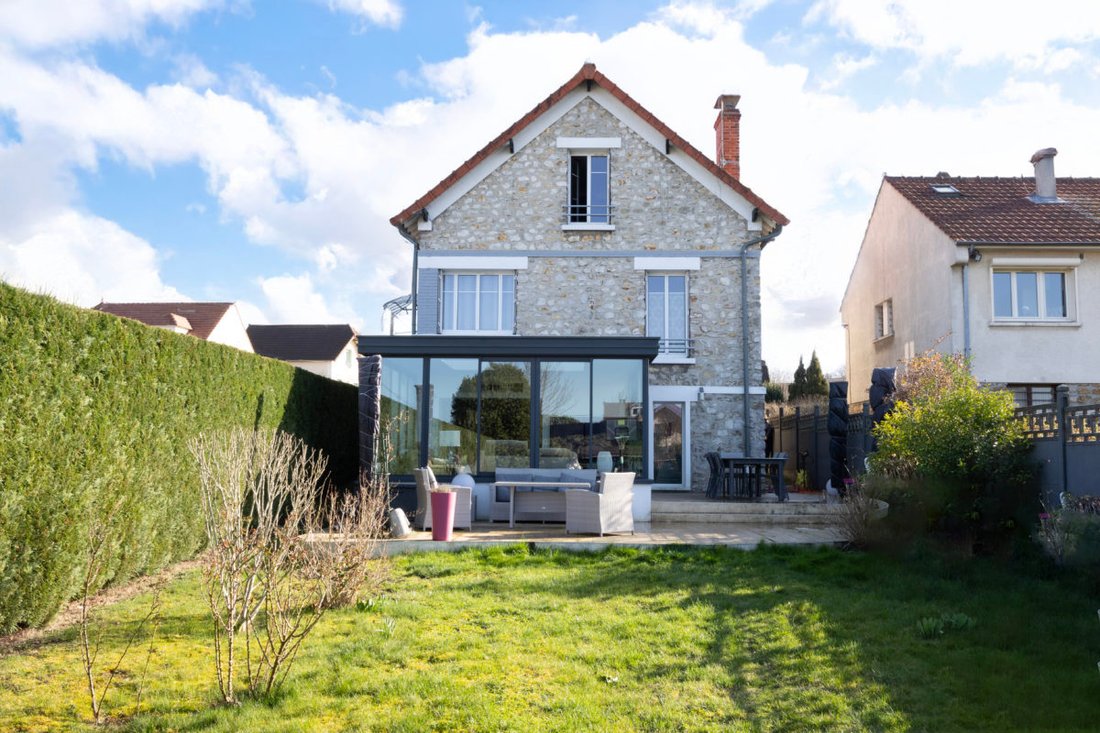 House in Lagny-sur-Marne, Ile-de-France, France 1 - 17302376