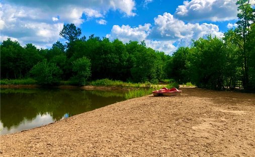 Farm Ranch in Cleveland, Texas, United States 1