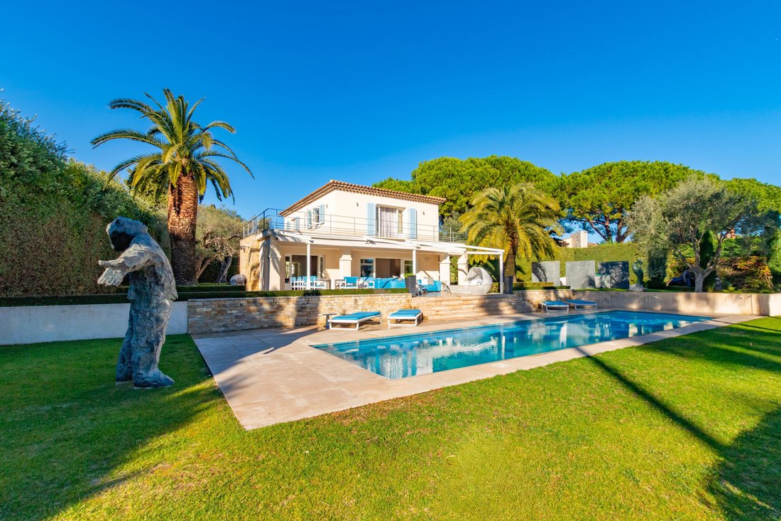 Villa in Antibes, Provence-Alpes-Côte d'Azur, France 1 - 17324771