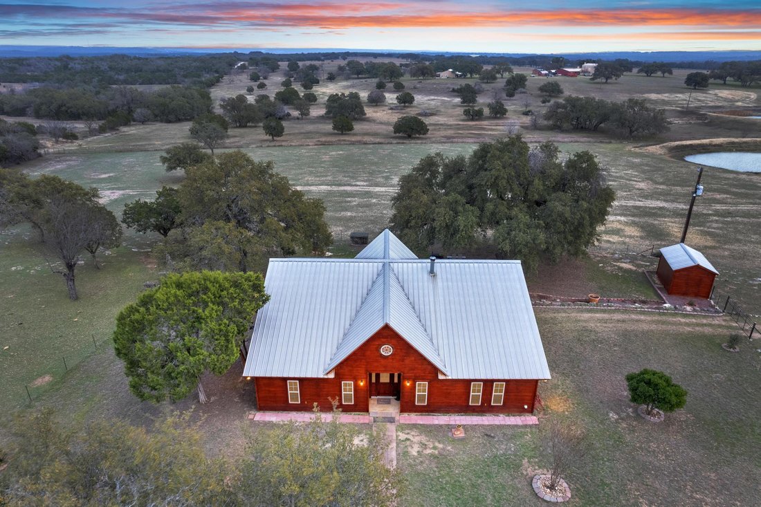 Farm Ranch in Spicewood, Texas, United States 3 - 17326572