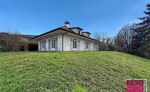 House in Cranves-Sales, Auvergne-Rhône-Alpes, France 1