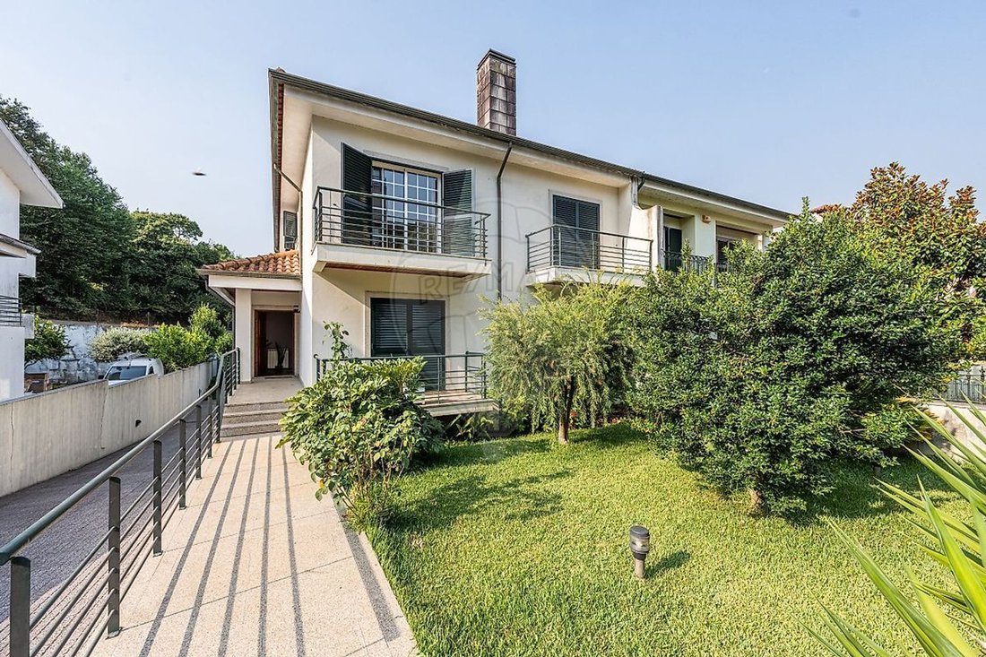 Villa in Braga (Maximinos, Se e Cividade), Braga, Portugal 1 - 17329494