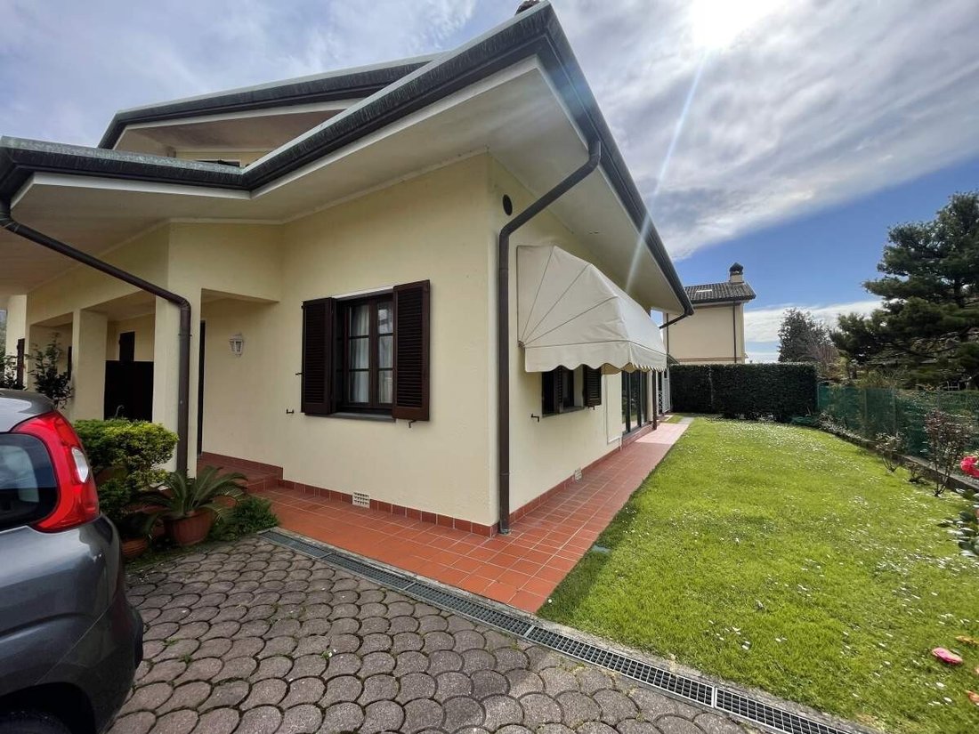Villa in Pietrasanta, Tuscany, Italy 3 - 15829622