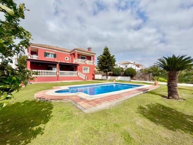 Villa in La Alcaidesa, San Roque, Andalusia 1 - 17327918