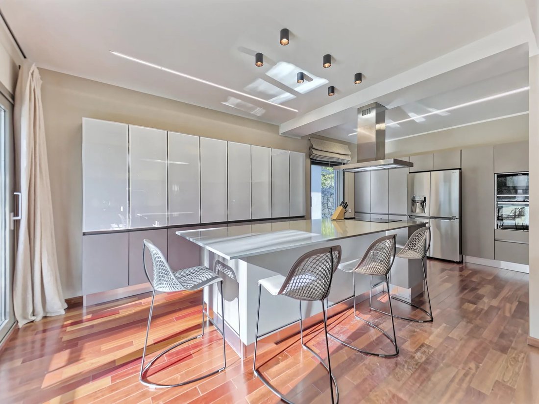 Villa in Mougins, Provence-Alpes-Côte d'Azur, France 3 - 17325140