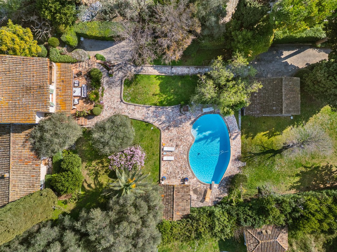Villa in Mougins, Provence-Alpes-Côte d'Azur, France 1 - 17325161