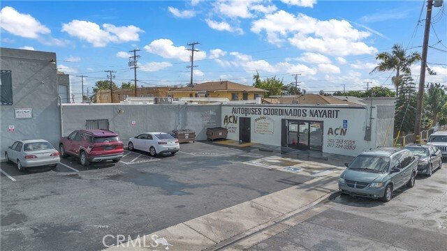 East Los Angeles, California, United States 5 - 17287346