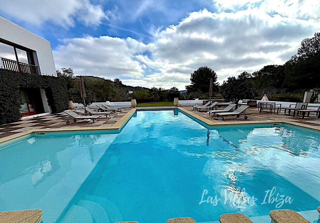 Villa in Ca na Negreta, Santa Eularia des Riu, Balearic Islands 2 - 15746869