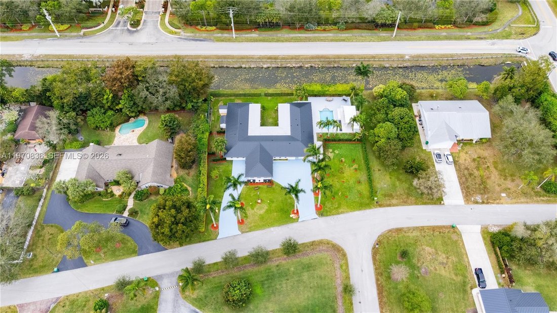 House in Davie, Florida, United States 3 - 17326353