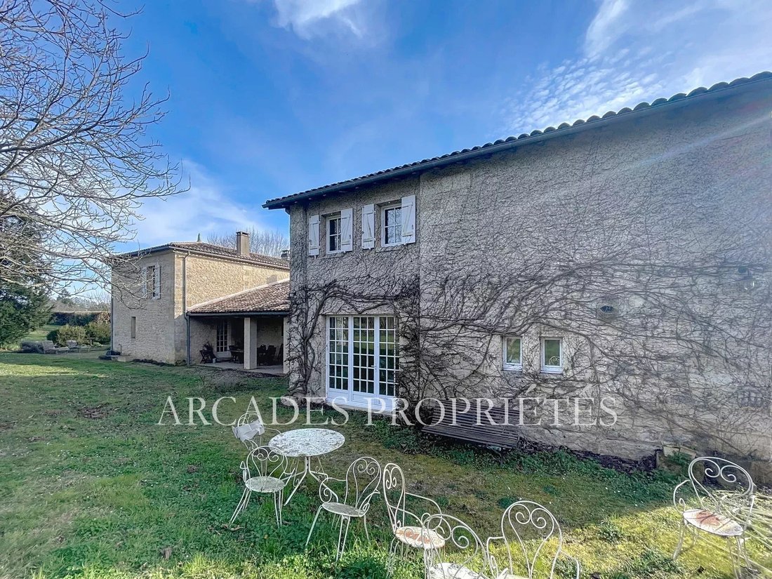 Estate in Jugazan, Nouvelle-Aquitaine, France 5 - 17325122