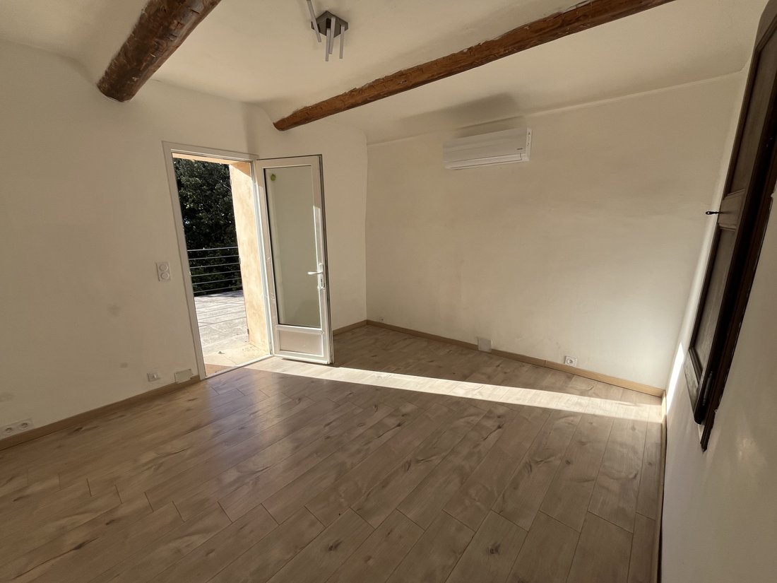House in Saint-Saturnin-lès-Apt, Provence-Alpes-Côte d'Azur, France 4 - 17286975