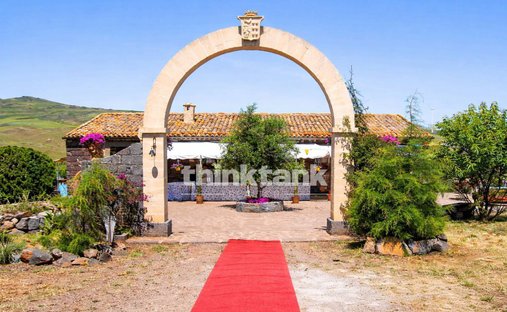 Villa in Vizzini, Sicily, Italy 1