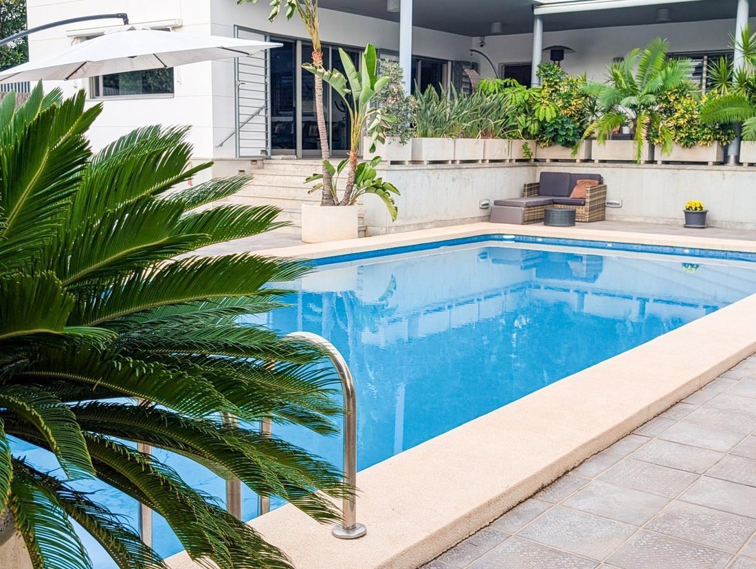 Villa in Elx / Elche, Valencian Community, Spain 2 - 17325050