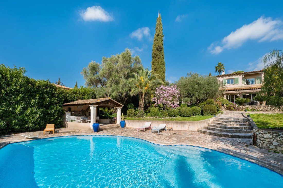 Villa in Mougins, Provence-Alpes-Côte d'Azur, France 2 - 17325161