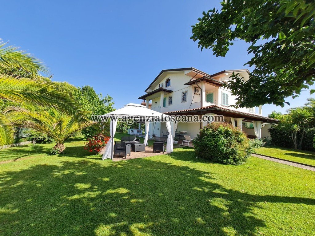 Villa in Center, Forte dei Marmi, Tuscany 1 - 17324387