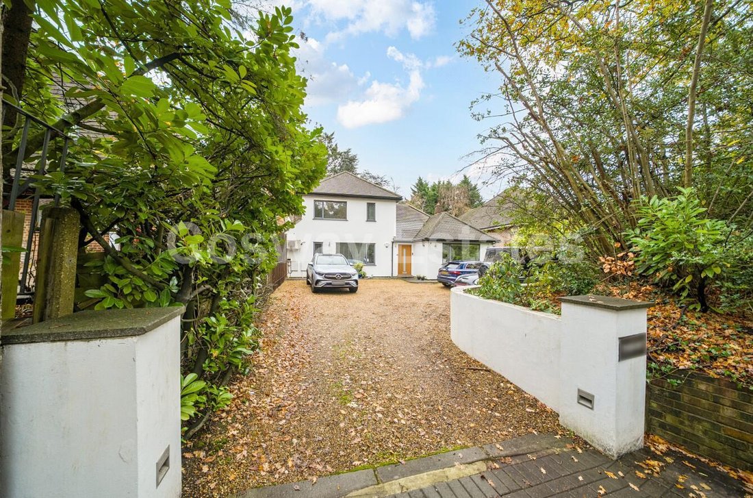 House in Barnet, England 1 - 17326060