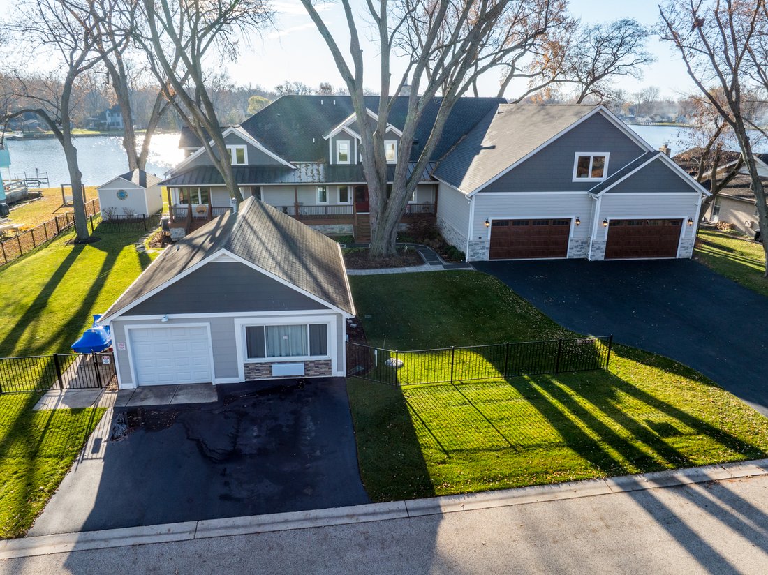 House in Johnsburg, Illinois, United States 1 - 17327234