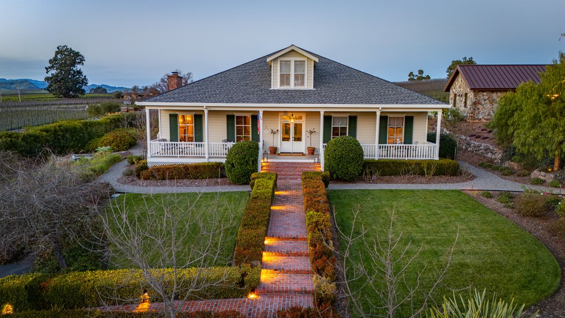 Napa, California, United States 4 - 17328730