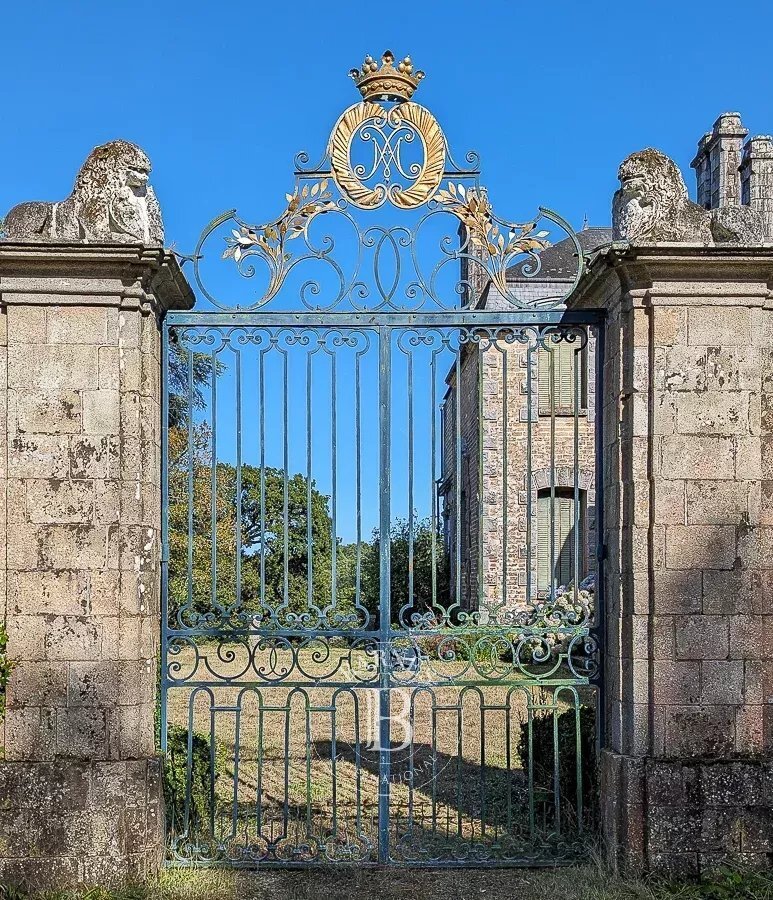Castle in Auray, Brittany, France 2 - 13418682