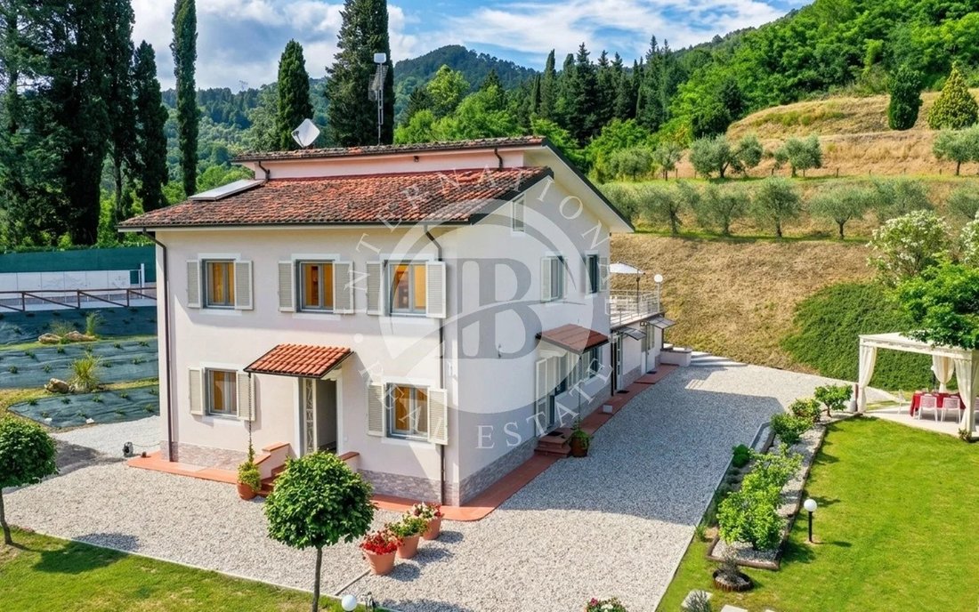 Villa in Camaiore, Tuscany, Italy 1 - 17324887
