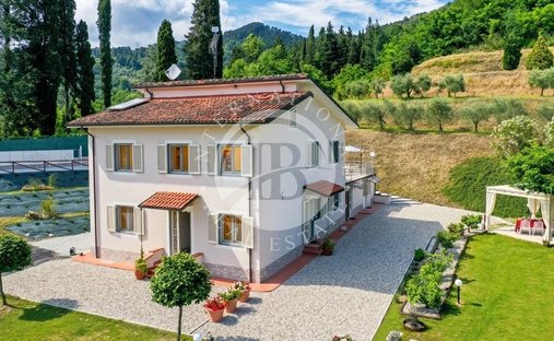 Villa a Camaiore, Toscana, Italia 1