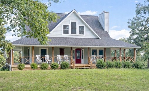 House in Indian Mound, Tennessee, United States 1